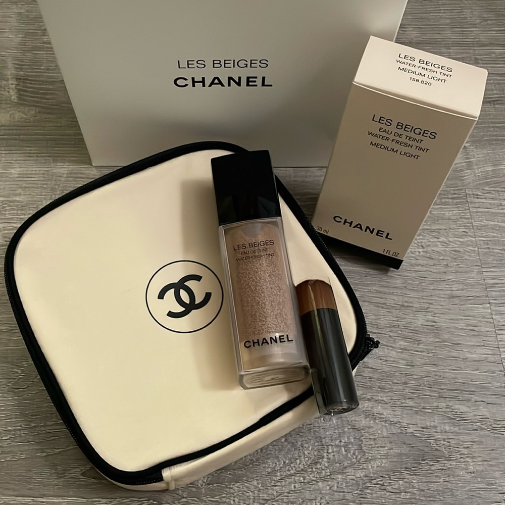 Chanel Les Beiges Water Fresh Tint - Medium Light